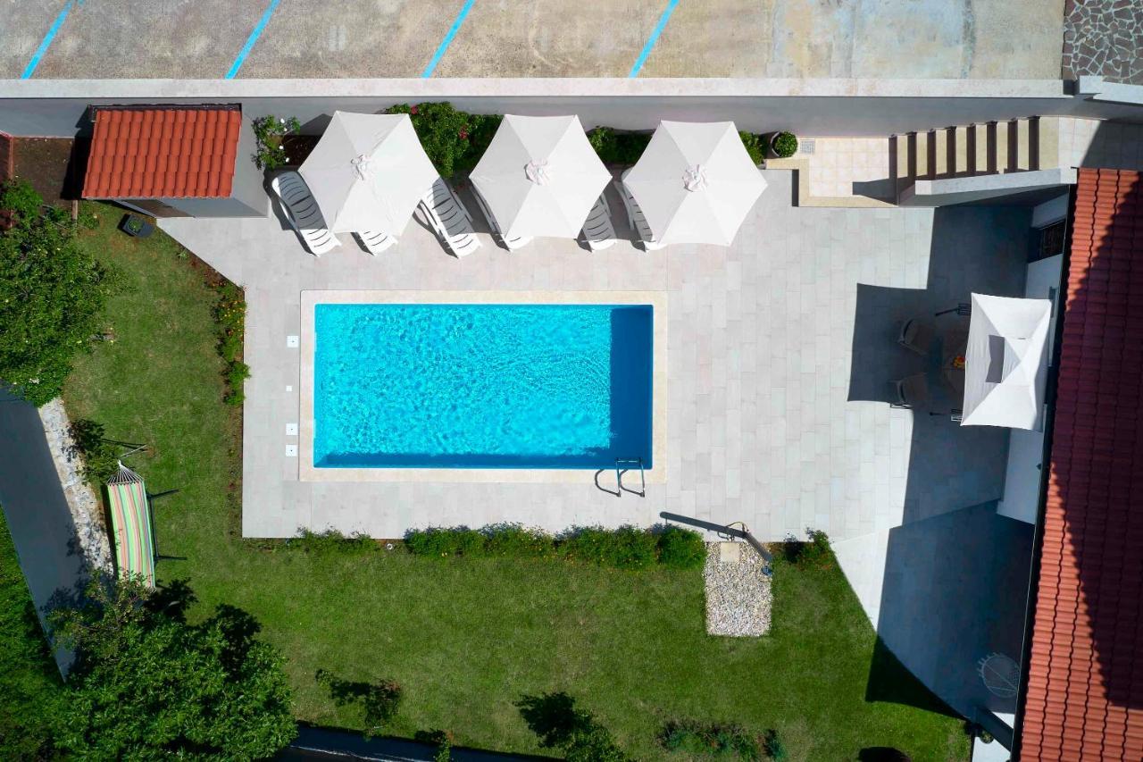 Holiday House Emma Burici ภายนอก รูปภาพ
