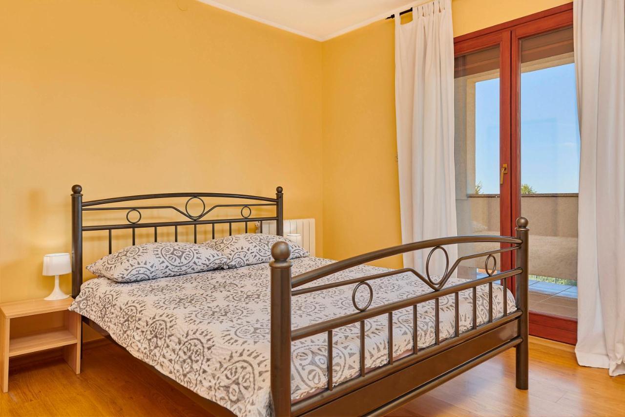 Holiday House Emma Burici ภายนอก รูปภาพ