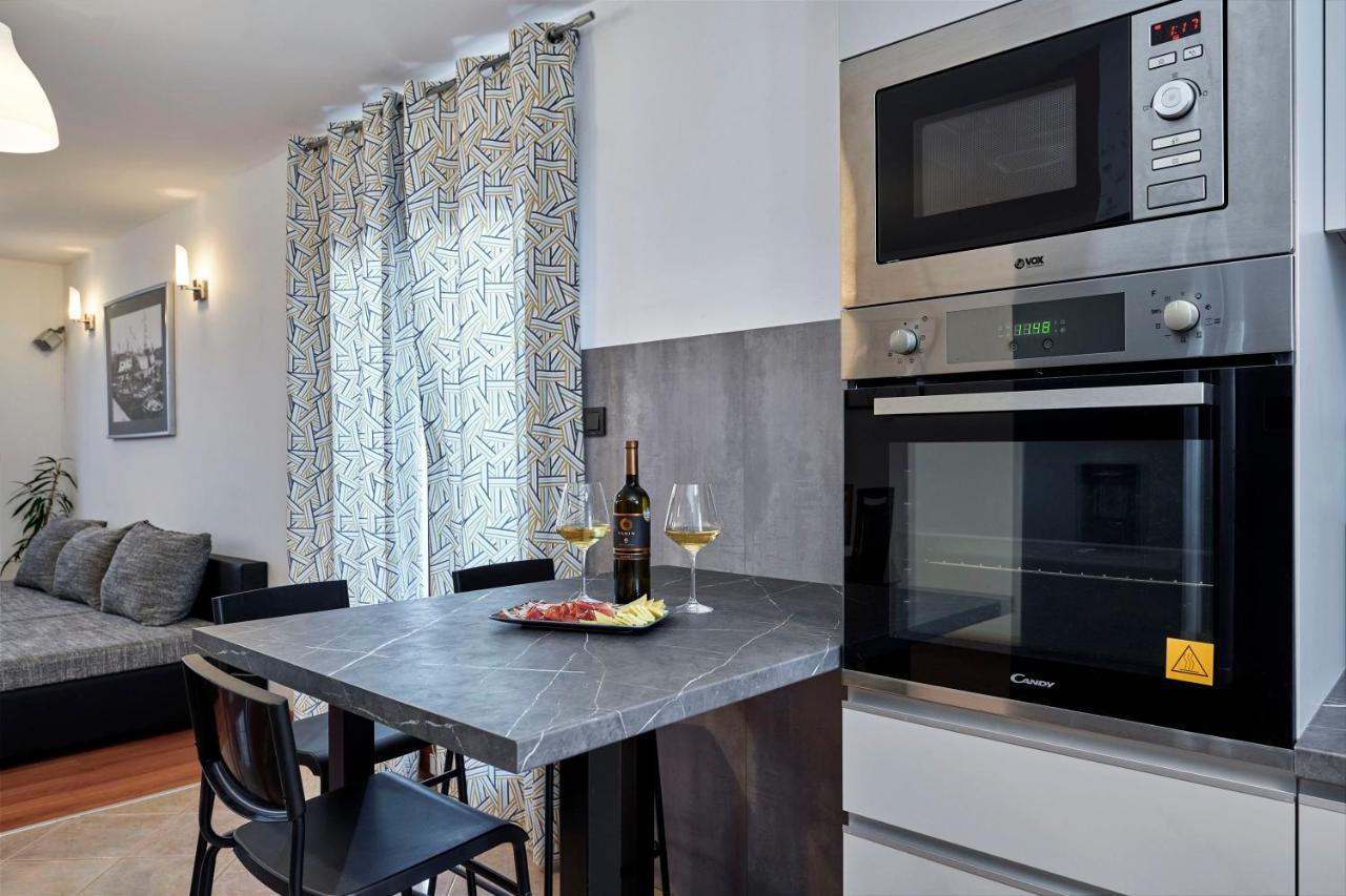 Holiday House Emma Burici ภายนอก รูปภาพ